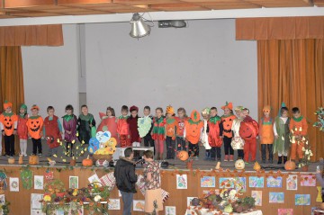 Parada legumelor şi a fructelor, la Liceul Teoretic Lucian Blaga